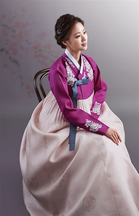 Korean Traditional Clothes Hanbok 그날을 위한 한복집 결혼한복혼주한복신랑한복신부한복한복대여