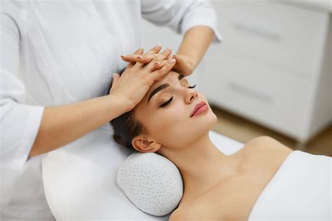 60 Minute Massage 5 Star Clinic Ltd