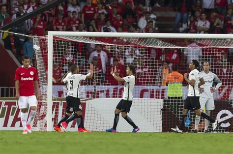 O corinthians sofreu sua segunda derrota seguida na temporada. Em grande jogo, Corinthians consegue empate por 1 a 1 com ...