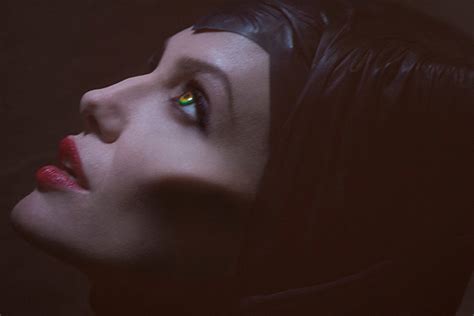 first look angelina jolie as maleficent