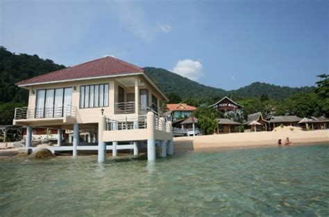 Aman tioman beach resort is located at kampung paya of tioman island, a beautiful and pristine beach, where lush and peaceful rainforests also surrounds the resort. Tioman Vacation, Tour Package and Hotels