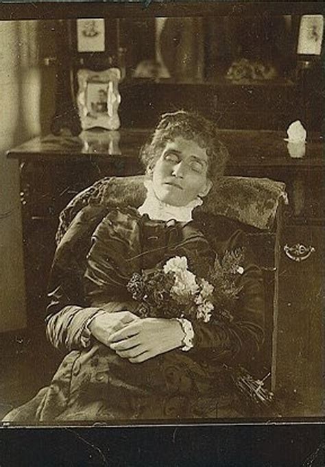 18 Creepy Post Mortem Photos From The Victorian Era Oddee