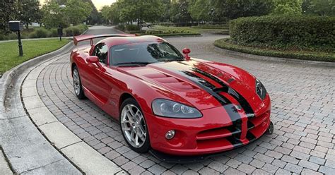 Life Size Hot Wheels This Dodge Viper Srt 10 With Acr Body Kit Could