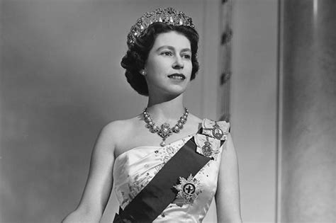 Queen Elizabeth Ii Portrait Documentary Business