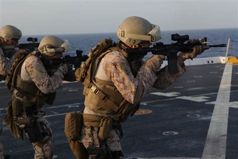 The Fighting 13th 13th Meu Maritime Raid Force Gets The Lead Out
