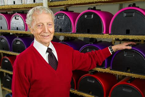 Sybian Sex Aid Inventor Dave Lampert Dead At 90 Rolling Stone