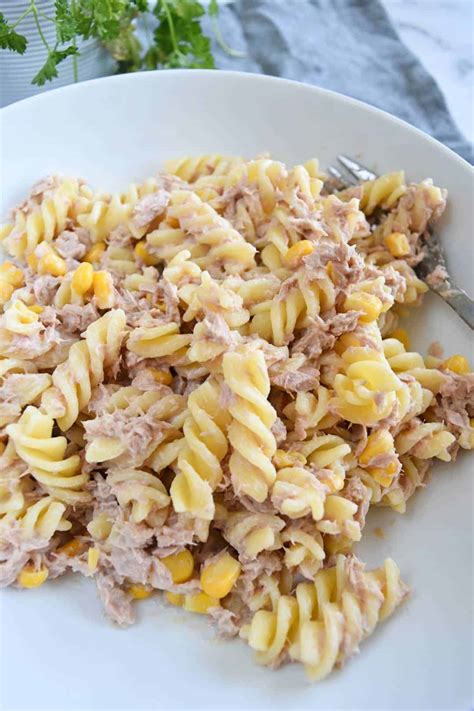 Tuna Pasta Salad {Easy & Healthy} - Hint of Healthy