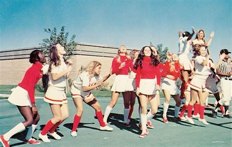 gimme an r for retro 35 vintage photos of high school cheerleaders 1970s 1980s flashbak