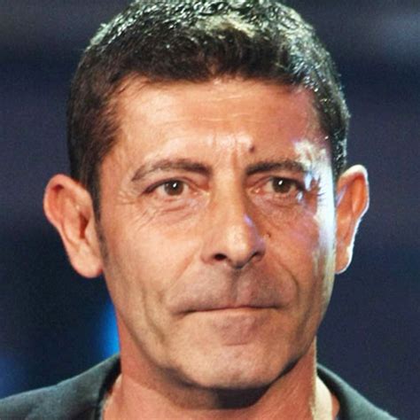 Nel 1997, luca e raffaella hanno dato vita ad andrea, il loro primo e unico figlio. Ma avete mai visto la moglie di Luca Laurenti? Ecco di chi ...