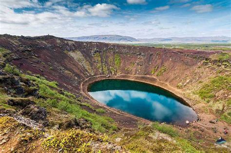 This popular tour gives you the perfect opportunity to discover the magic of iceland's famous volcanoes and glaciers and the magnificent natural landscape that surrounds them. Iceland's Golden Circle Superior Tour | Small Group Tour ...