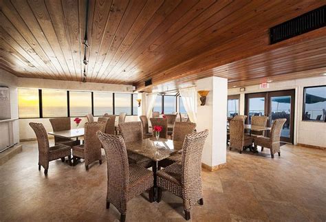 Relax in our beachside pools or experience the adventure with thrilling water sports. Hotel Palm Beach Hawaiian Ocean Inn, Palm Beach: the best ...