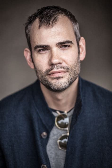 Rossif sutherland found success as an actor early on, when he was just 16 years old. Rossif Sutherland - Agence artistique MVA