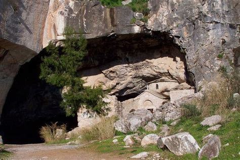 Davelis Cave On Pendeli Mountain Athens Local Legends Greece