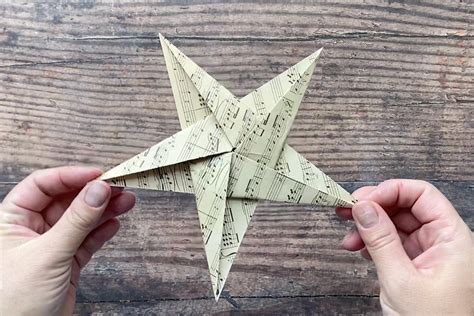 How To Make A Origami Christmas Star With Money 18 Diys To Make A