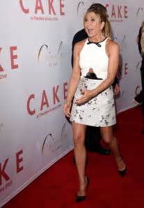 Jennifer Aniston Cake Premiere 03 Gotceleb
