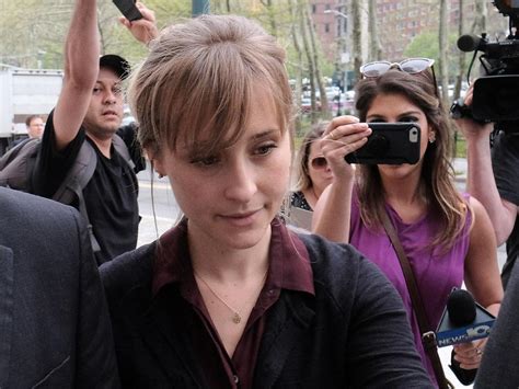 Allison Mack Smallville Actor Pleads Guilty For Nxivm Sex Cult Charges
