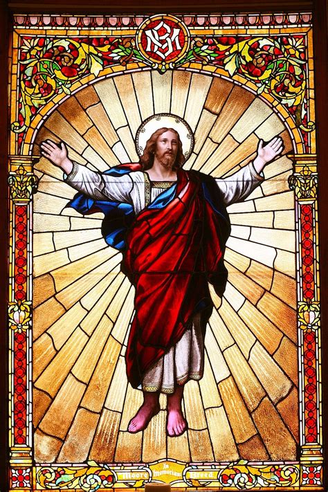 In roman imperial times, however, the glazed window first definitely appeared, and fragments of glass in a bronze frame have been found in pompeii, among other sites. Jesus the Risen Lord stained glass ~ San Francisco ...