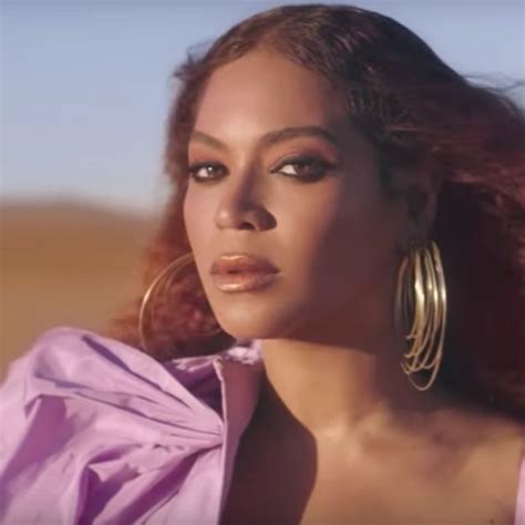 Le Roi Lion Dans le clip de Spirit Beyoncé rend hommage à la culture africaine