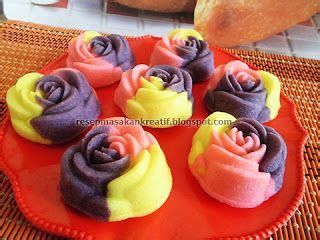 Kocok telur, gula pasir, gula palem, garam, dan emulsifier sampai mengembang. Kue Cake Pisang Kukus Mawar : Rainbow cake kukus | kue ...