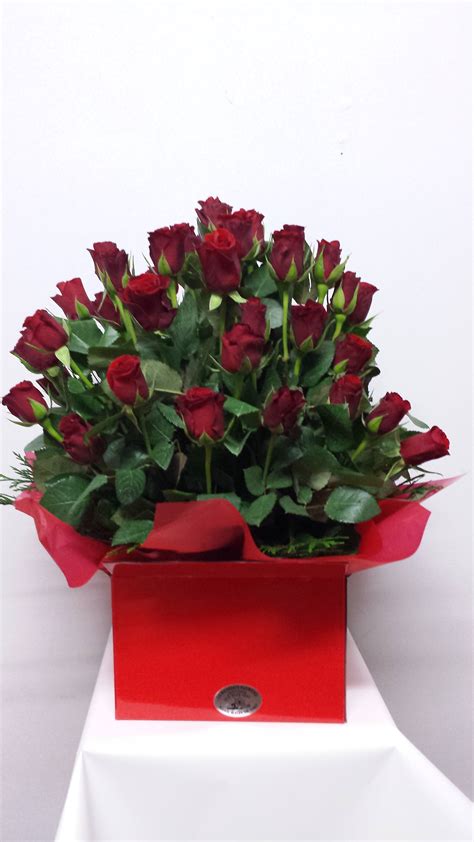 Even if valentine's day falls on a weekday or weekend, cbd florist can still deliver your romantic floral gift on the same day. Valentines Day | Lombardos Flowers