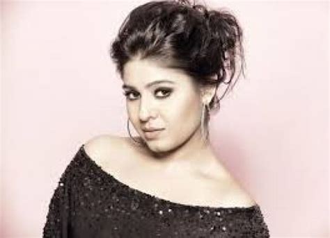 Singer Sunidhi Chauhan Making Acting Debut Newstrack Hindi 1
