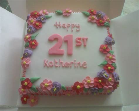 Fondant icing makes ordinary cakes extraordinary. Royal Icing flowers | Cooking, Cakes & Children