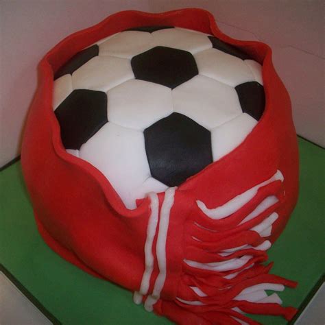 Football cakes are a great favorite among ardent lovers of the game. Football Cakes - Decoration Ideas | Little Birthday Cakes