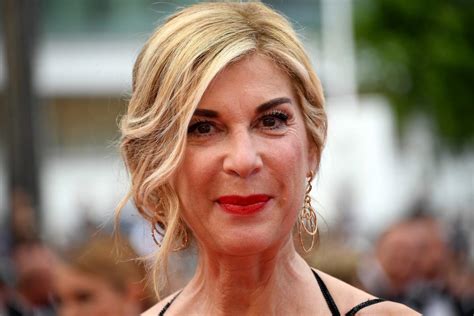 Michèle laroque (born june 15, 1960) is a french actress, comedian and humorist, who has appeared in almost 60 film and television productions since 1988. Tisane de thym : la boisson fétiche de Michèle Laroque ...