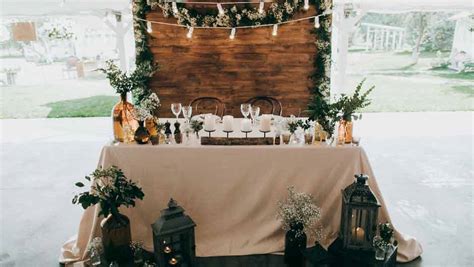 What to do with a rustic wedding theme? 7 Pretty Decorations You Need For Your Rustic Wedding ...