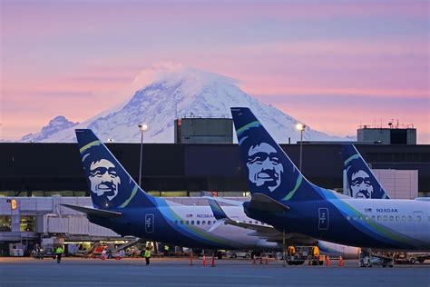 Kuow Off Duty Alaska Airlines Pilot Arrested Following Attempt To