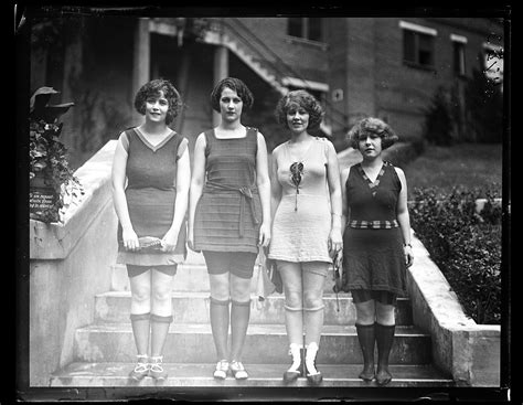 Fascinating Vintage Photos That Show Womens Bathing Suit