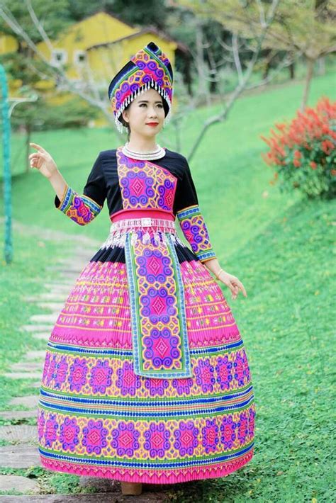 Pin By Fiona Lucas On Hmong Dress Hmong Fashion Hmong Clothes Traditional Dresses