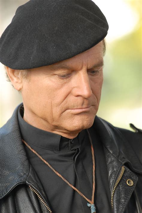 Terence hill stars as don matteo, a thoroughly ordinary catholic priest with an extraordinary ability to read people and solve crimes. DON MATTEO La minicubista (2008) - una produzione LUX VIDE ...