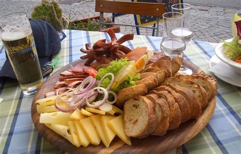 Check spelling or type a new query. Piatti tipici Tirolesi: Cosa e Dove mangiare ad Innsbruck ...