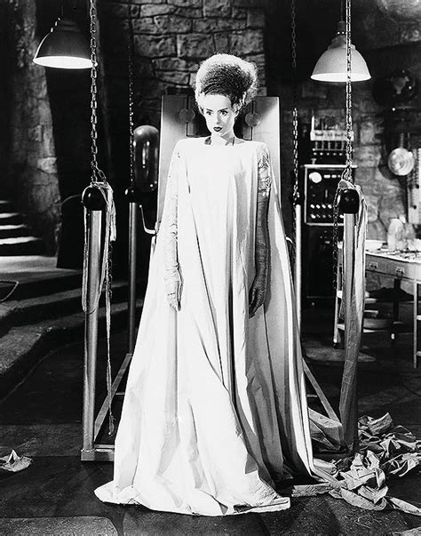 Kylie Jenners Bride Of Frankenstein Halloween Costume 2022 Photos
