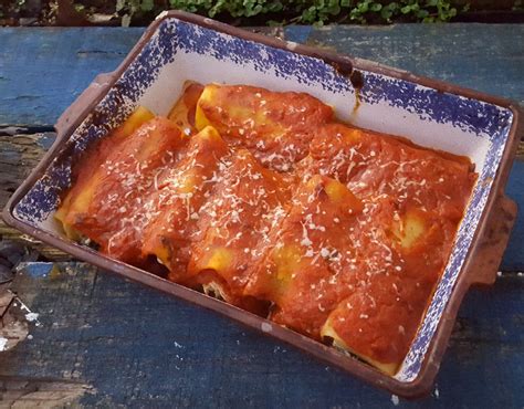 Stuffed Lasagne Rolls Lasagne Italian Recipes Recipes