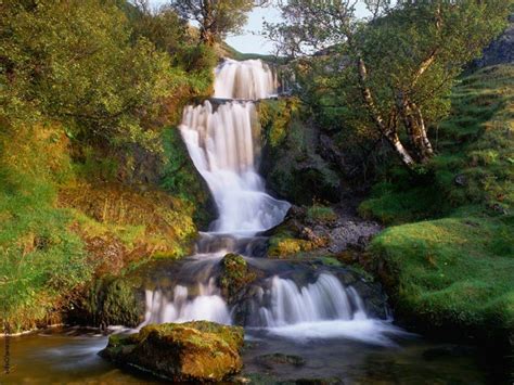 Pin De Rodica Luminita Font En Waterfalls Paisajes Fondos De