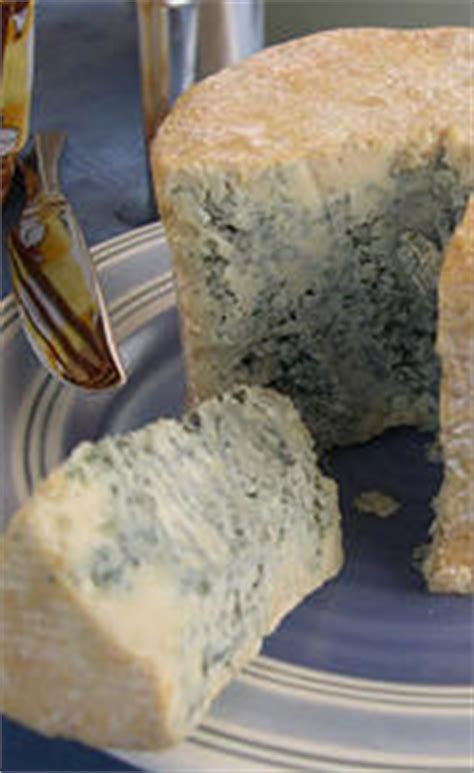 Cabe destacar su maduración en cuevas naturales de los picos de europa. Queso de cabrales - Propiedades del queso de cabrales