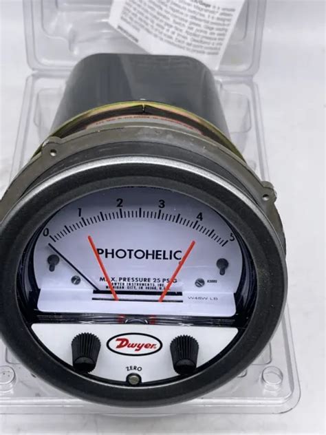 New Dwyer Instruments Series 3000 Photohelic Pressure Switchgage A3005