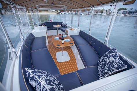 Maybe you just upgraded to a fancy electric vehicle? 22' Bay Island. Duffy Electric Boats. 100% Electric for 50 ...