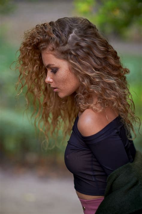 Shooting In Brussels Model Julia Yaroshenko On Behance Hair Styles Beautiful Women