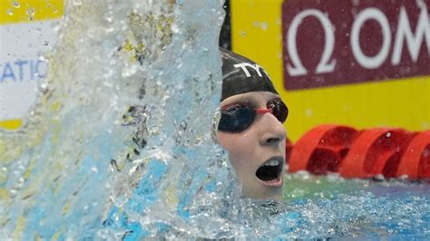 maryland s katie ledecky wins gold in 1 500 at the swimming worlds to tie mark set by michael phelps