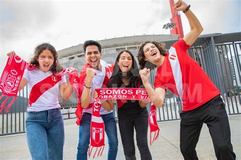 Regional Stock Alegría De Los Hinchas Peruanos Del Fútbol En El