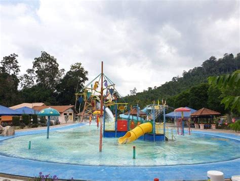 Anda boleh mandi di pantai best, makan sedap harga murah & main di taman tema sampai malam. 8 Tempat Menarik Di Jasin, Melaka - Destinasi Percutian