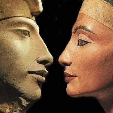 Whereas his father, amenhotep iii, had sought to reduce the increasing power of the priesthood, akhenaton practically dismantled it. Bitácora de Heptadelphoi: · AKHENATÓN Y NEFERTITI
