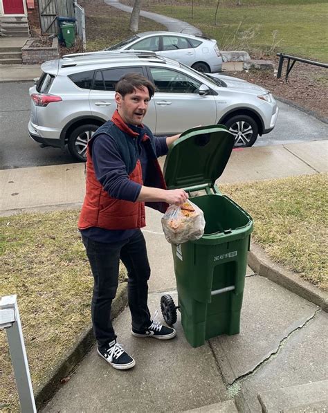 7 Things You Didnt Know You Could Put In Your Green Bin In Toronto Narcity