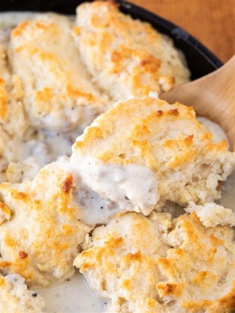 Biscuits And Gravy Casserole Recipe Sausage Gravy Biscuits And