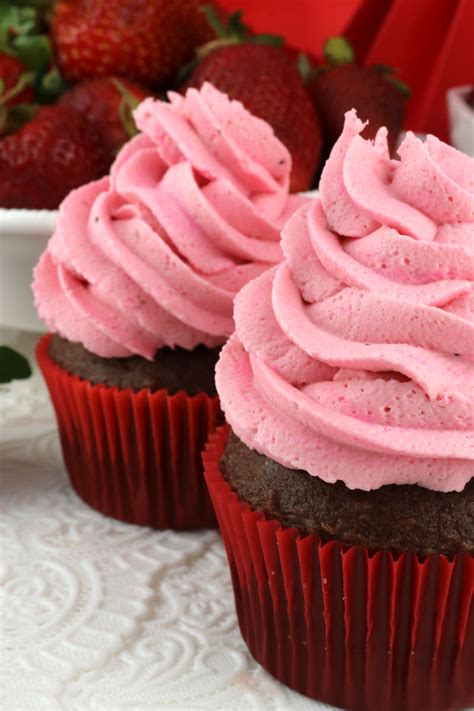 The ideas are endless for this amazing and easy recipe but these are heavy whipping cream. Strawberry Whipped Cream Frosting - Two Sisters