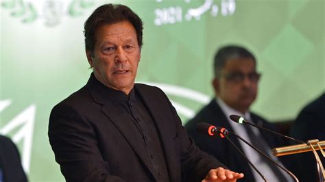 Pak Pm Imran Khan Tries To Rake Up Kashmir Issue At Oic Meet On