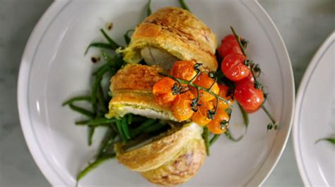 Jamie Oliver flaky pastry pesto chicken with cherry tomatoes and green